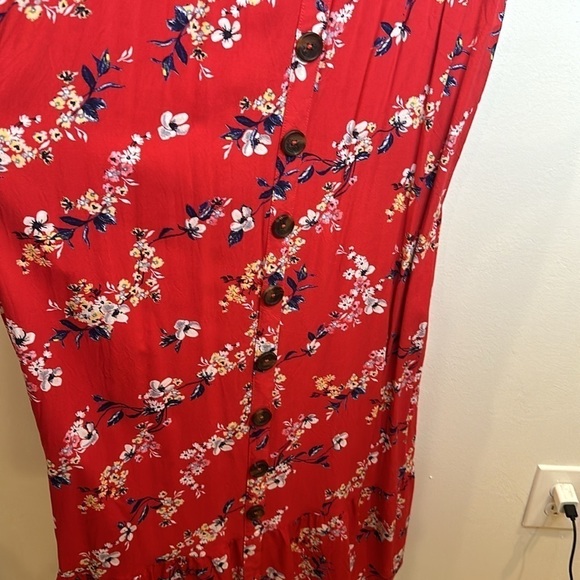 INGRID AND ISABEL RED FLORAL MATERNITY DRESS - Picture 9 of 11